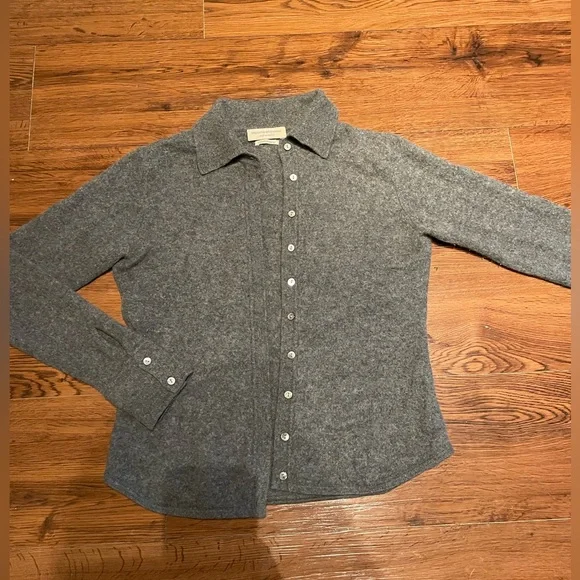 Valerie Steven’s Soft Grey 100% Cashmere Button-Up Cardigan - Picture 1 of 6